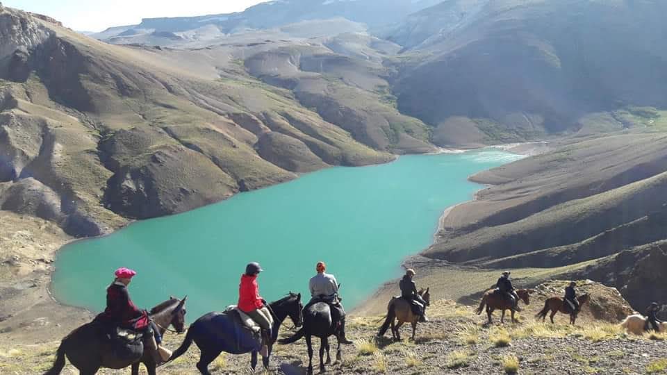 Cabalgando en la Cordillera de los Andes Malargüe - Mendoza 
